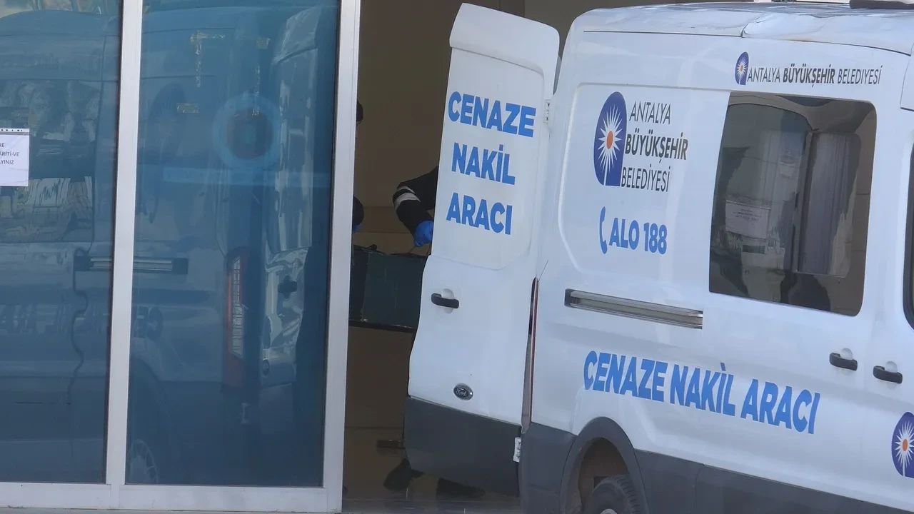 Husumetli gençlerin tartışması kanlı bitti! 8 yerinden bıçaklanarak öldürüldü!