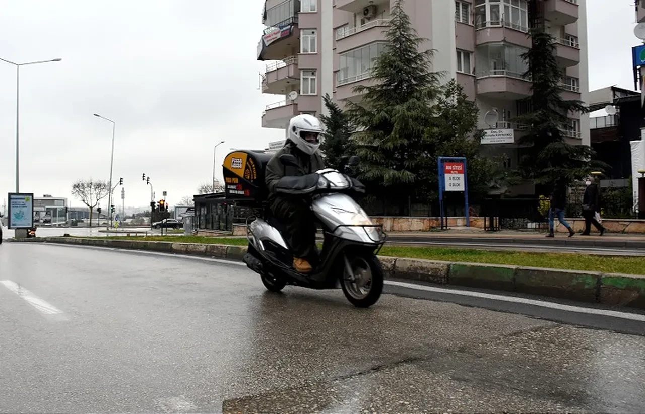 Kurye yasağı kalktı mı 22 Şubat? Motosiklet yasağının biteceği saat gündemde