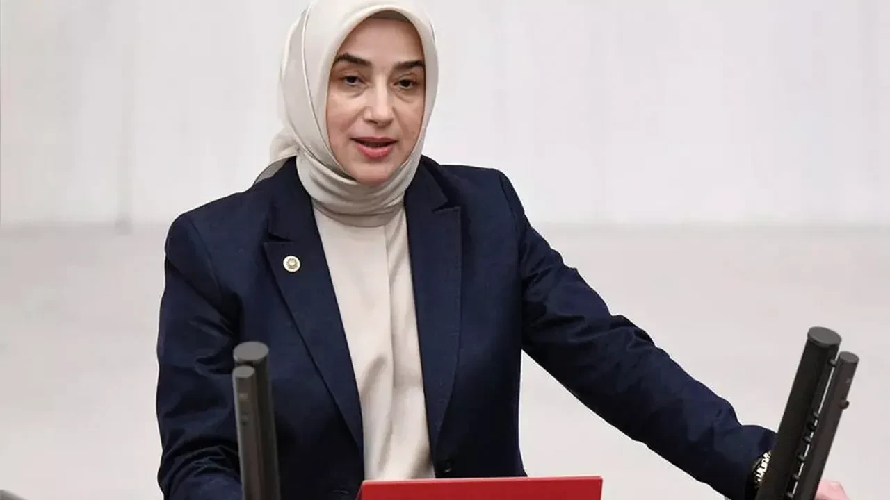 AK Parti MKYK listesi içinde ismi yoktu! Özlem Zengin açıklama yaptı