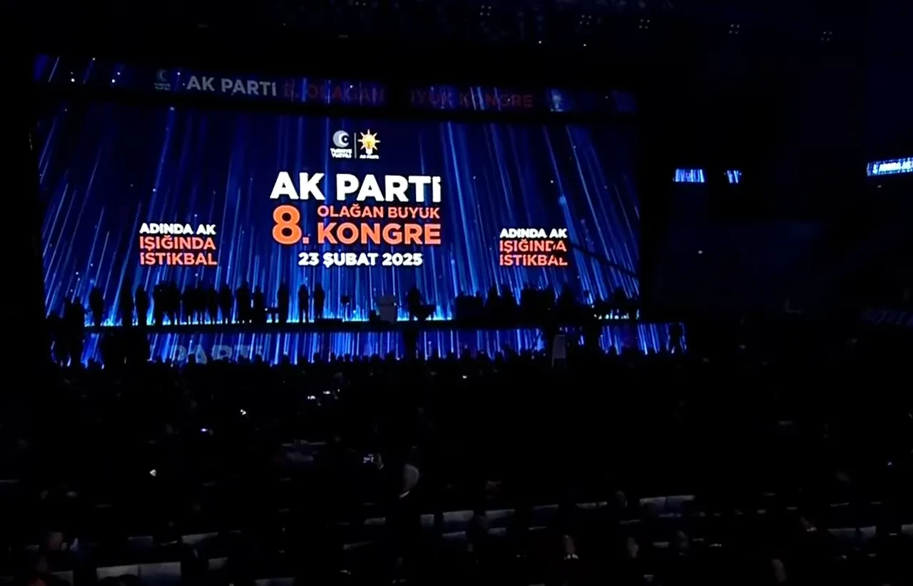 AK Parti'de bir tarihi gün daha! Erdoğan 8. Olağan Büyük Kongre'de tekrar başkan seçildi