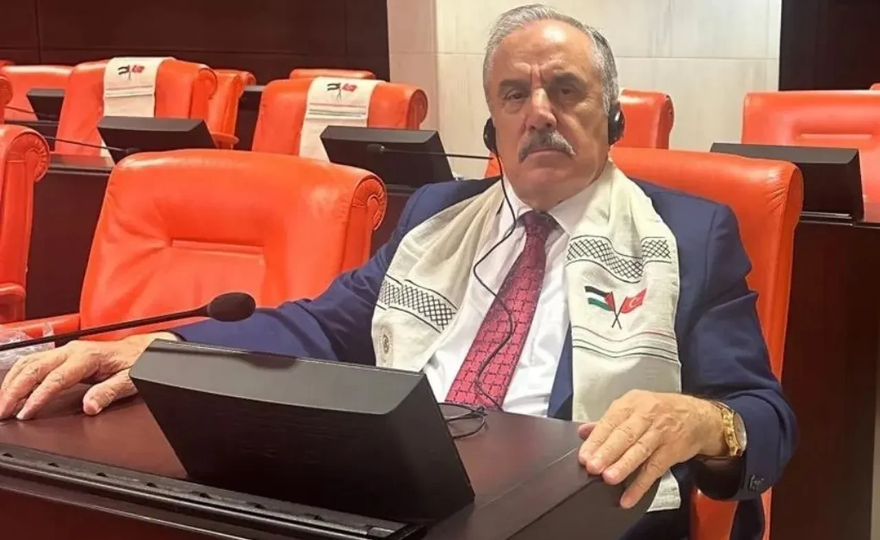 Üç milletvekili AK Parti'ye katılıyor!