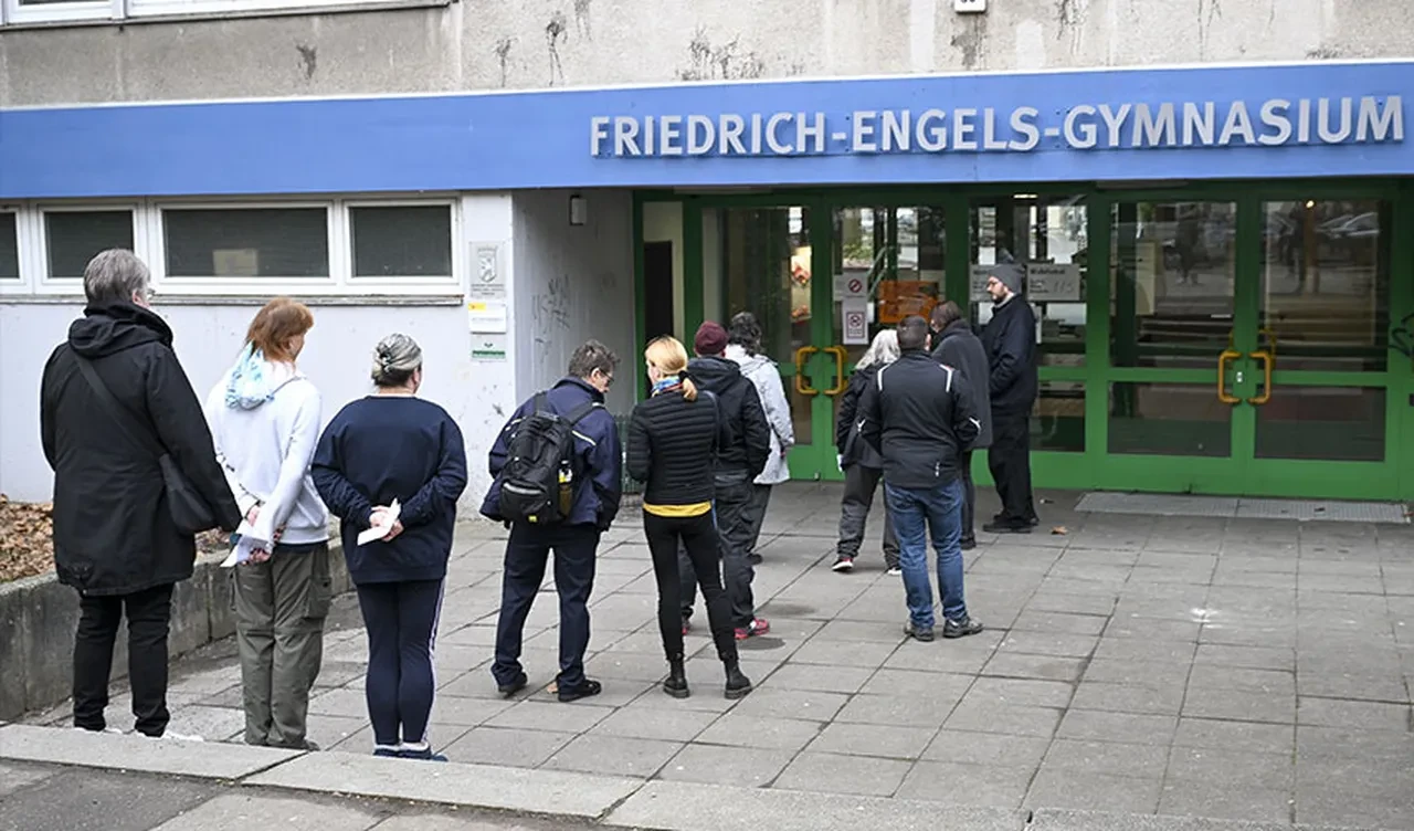 Almanya'da aşırı sağın gölgesinde kritik seçim: 5 aday için oy verme işlemi başladı