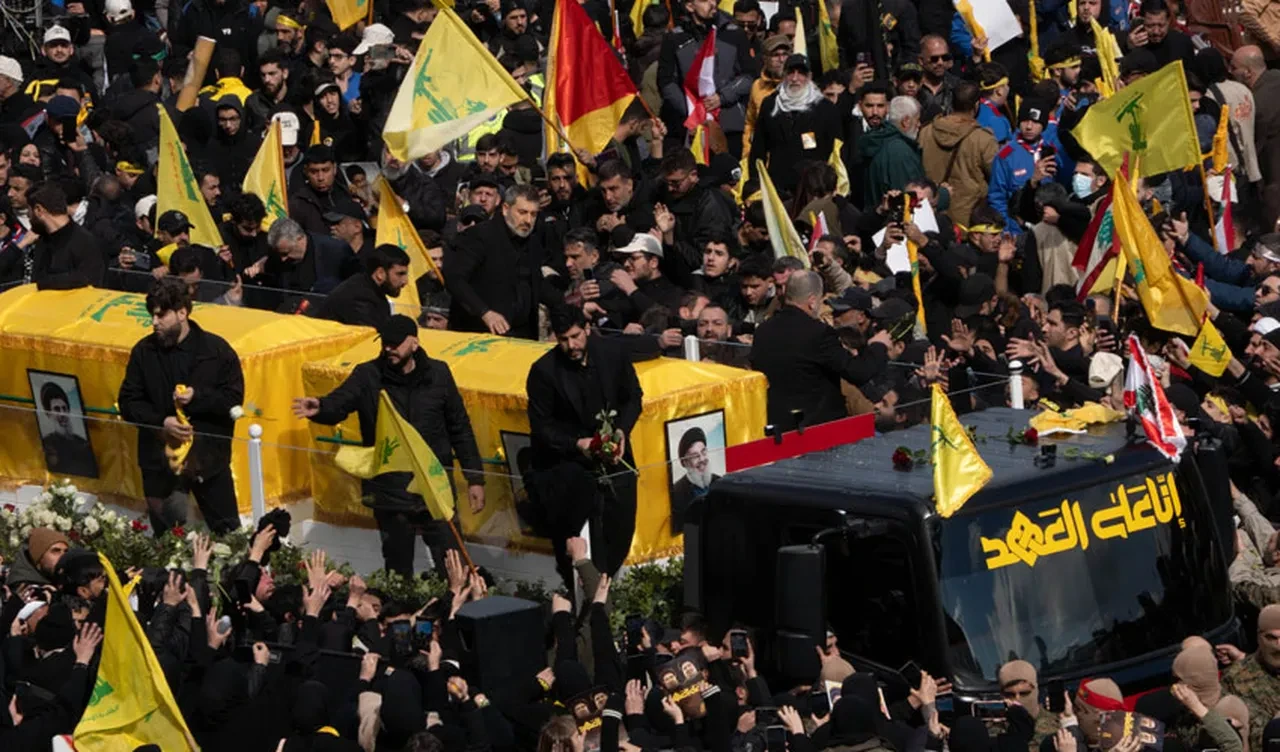 Hizbullah lideri Nasrallah'ın cenaze töreninde İsrail savaş uçaklarından taciz uçuşu