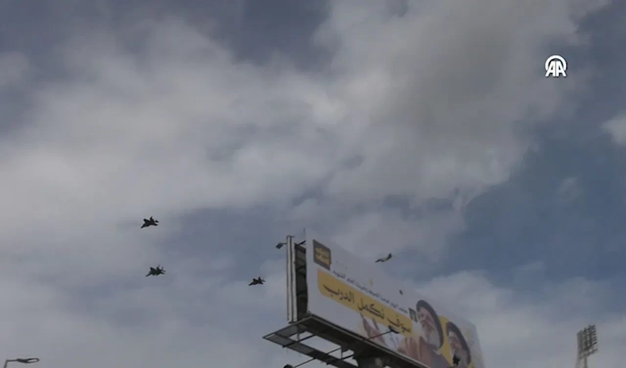 Hizbullah lideri Nasrallah'ın cenaze töreninde İsrail savaş uçaklarından taciz uçuşu