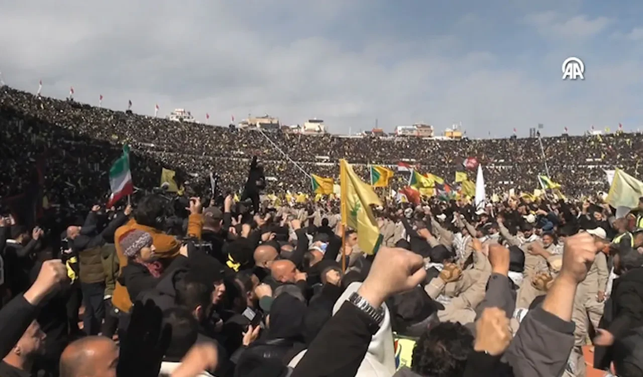 Hizbullah lideri Nasrallah'ın cenaze töreninde İsrail savaş uçaklarından taciz uçuşu