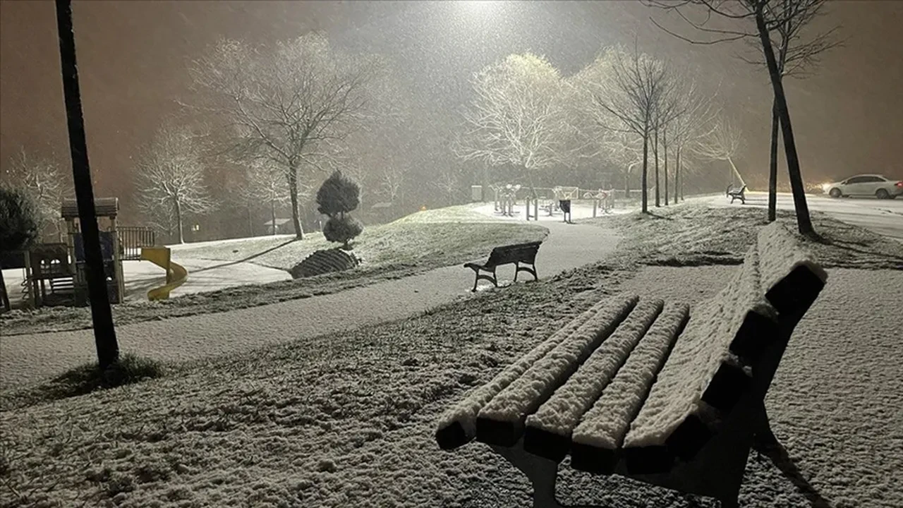 Kocaeli, Sakarya'da okullar tatil mi, son dakika? 24 Şubat Pazartesi yarın için gözler valilik açıklamasına çevrildi