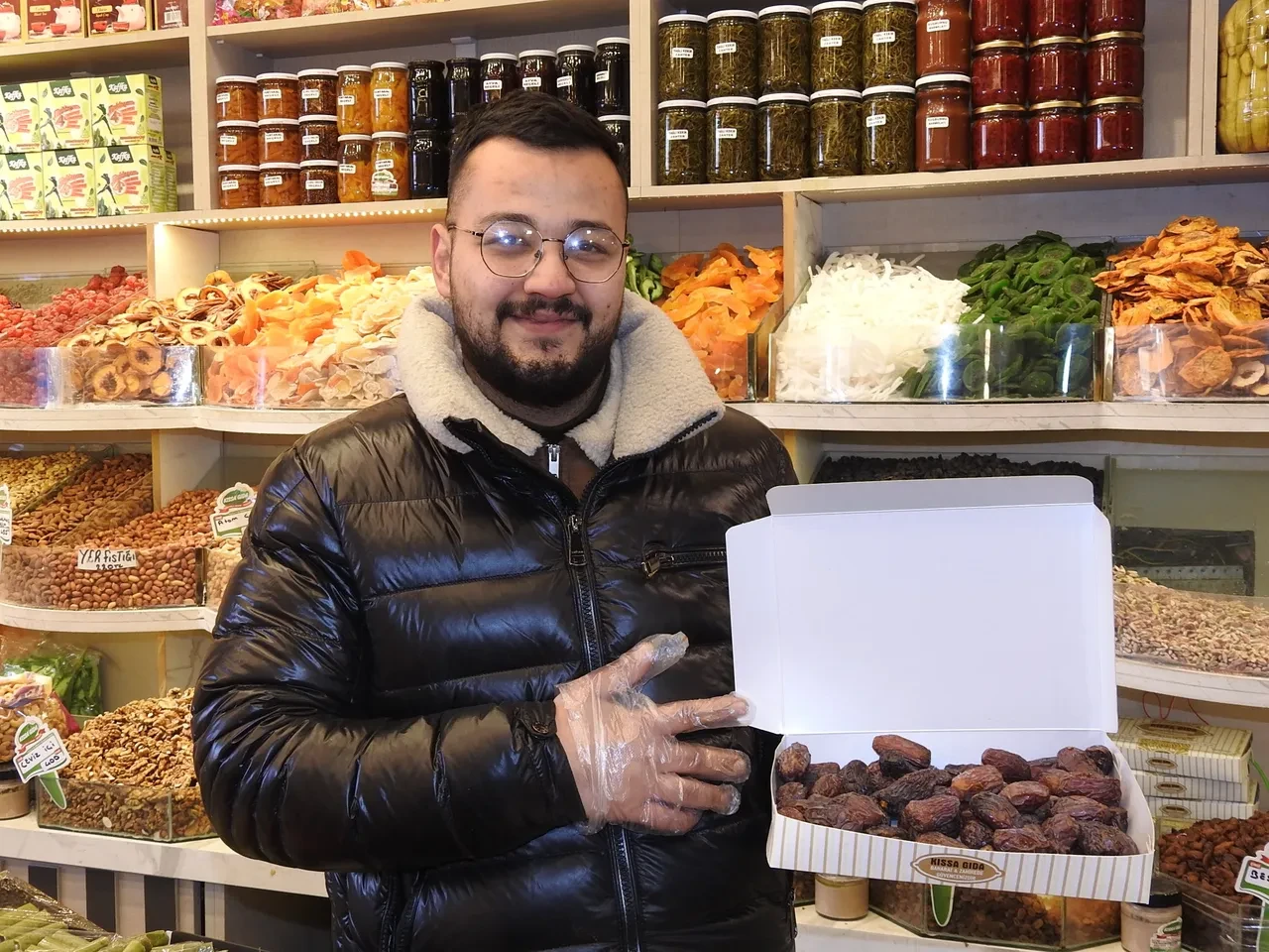 Ramazan öncesi alışveriş telaşı çarşıya canlılık getirdi: En çok tercih edilen ürünler belli oldu: Kilosu 60-400 TL arası değişiyor