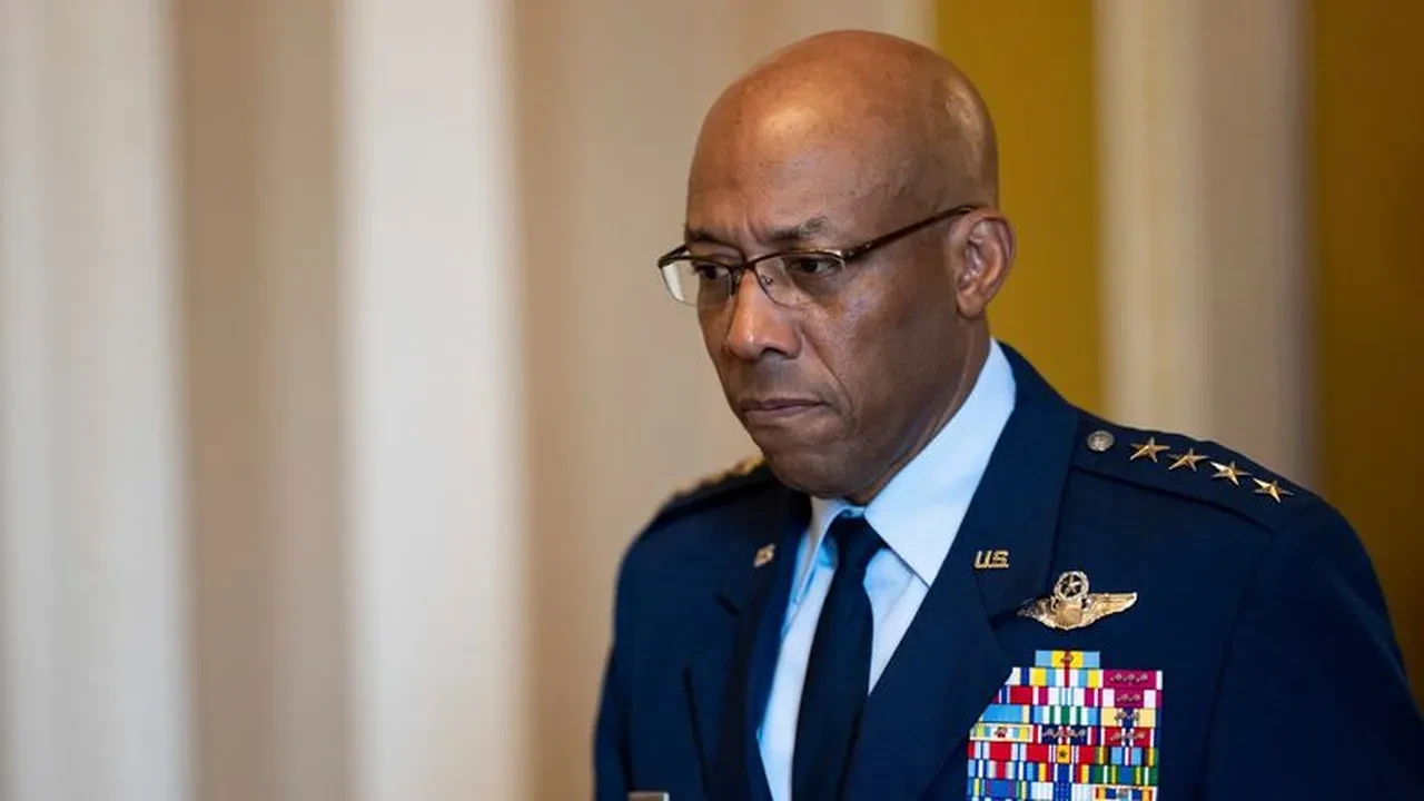 Trump, genelkurmay başkanını görevden aldı: ABD ordusunu yeniden inşa edeceğiz