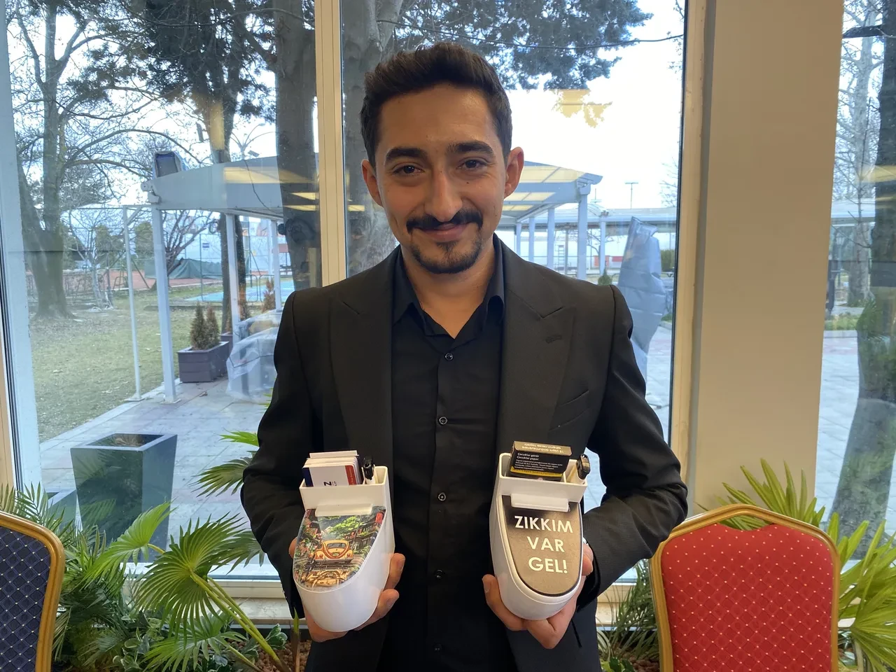 Tuvalette sigara içerken parayı buldu! Daha da yoğun talep görüyor: Klozet küllük satışları uçuyor