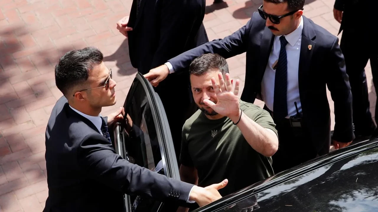 Ukrayna Devlet Başkanı Zelenskiy başkanlığı bırakmak için şartını açıkladı