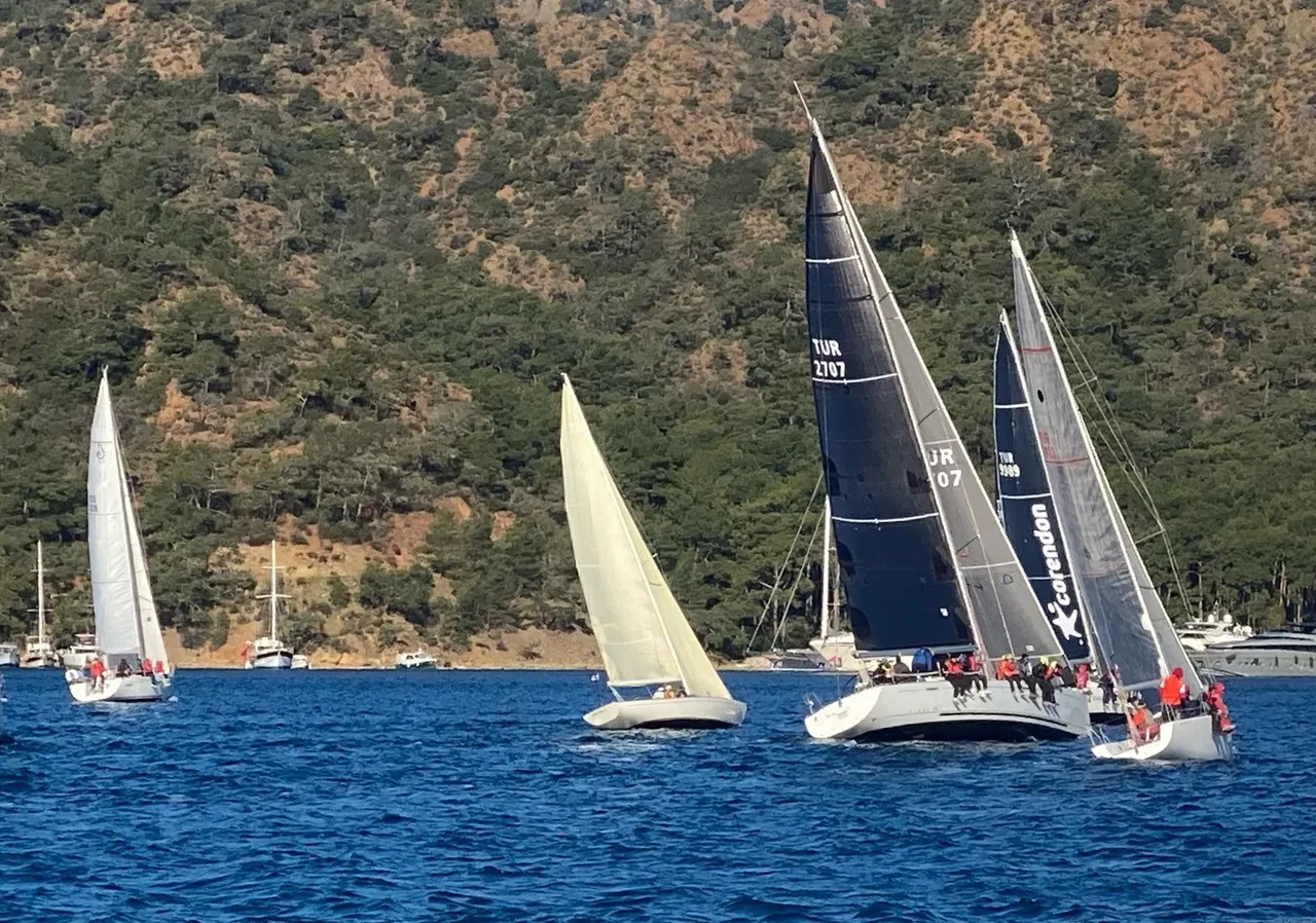 Yat yarışlarında Göcek Kış Trofesi'nin ikinci ayağı, Fethiye'de tamamlandı!