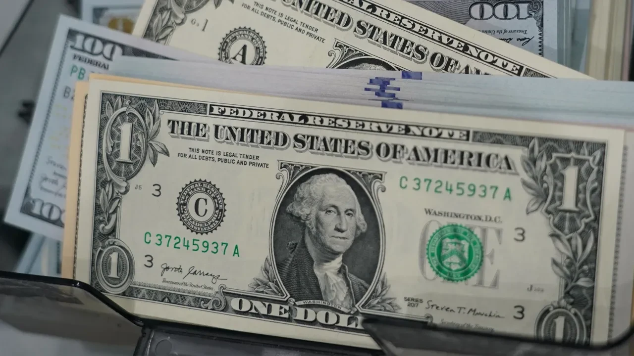 Dolar kuru haftayı zirveden açtı! 24 Şubat güncel döviz kurları