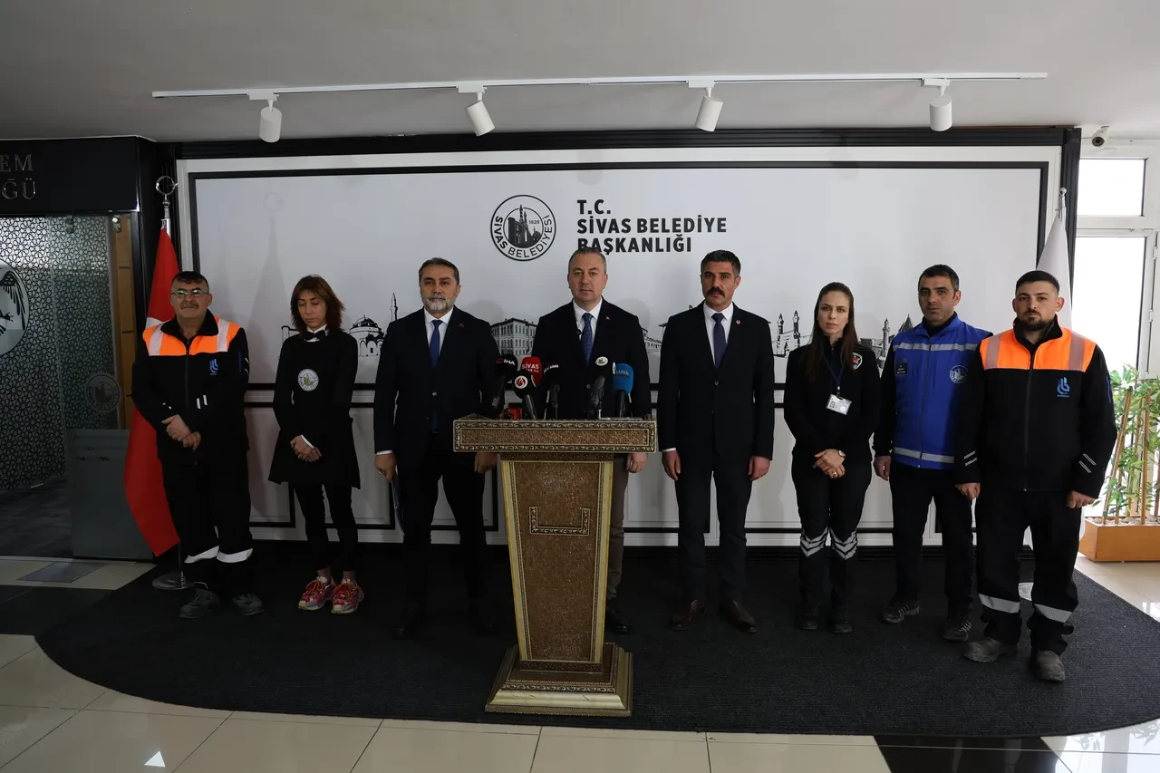 En düşük işçi maaşı 43 bin TL oldu: İkramiyelere de yüzde 33 zam! Toplu iş sözleşmesine imzalar atıldı