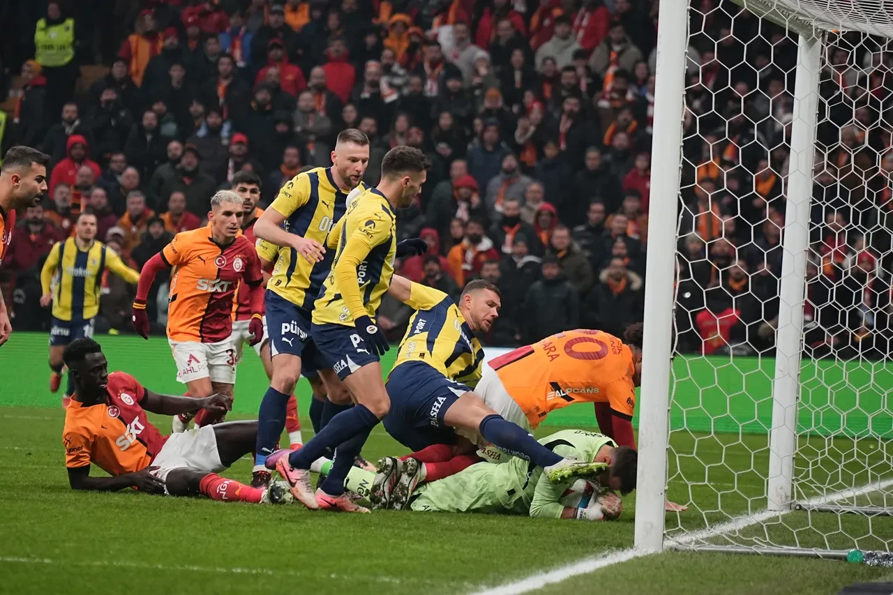 Galatasaray Fenerbahçe maçı kaç kaç bitti? Zirvedeki derbi beraberlikle bitti