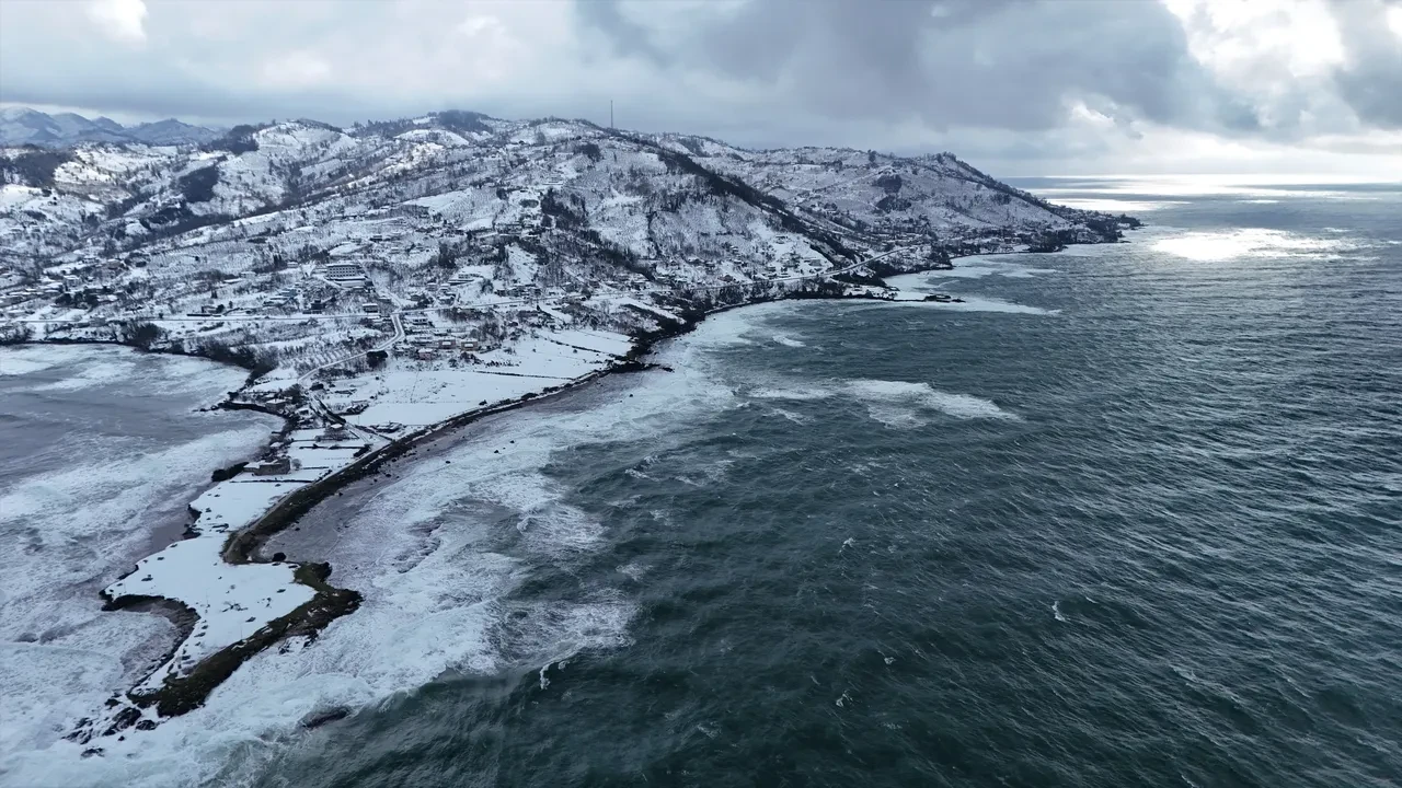 Hollywood yıldızlarını ağırlayacak! Christopher Nolan'ın film çekeceği Yason Burnu'nda muhteşem görüntüler
