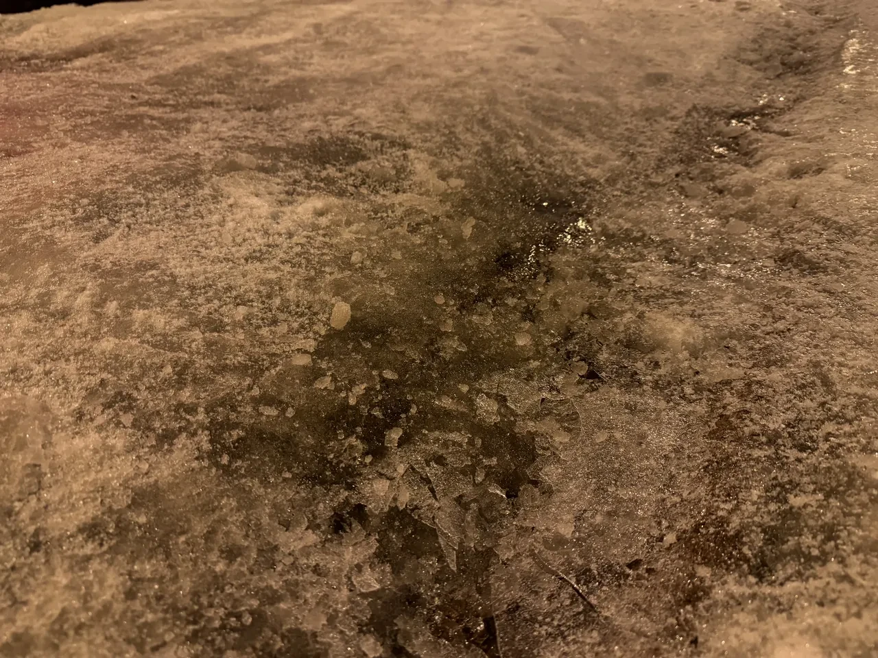 İstanbul buzla kaplandı! Valilikten kritik uyarı: 'Yola çıkarken dikkatli olun'