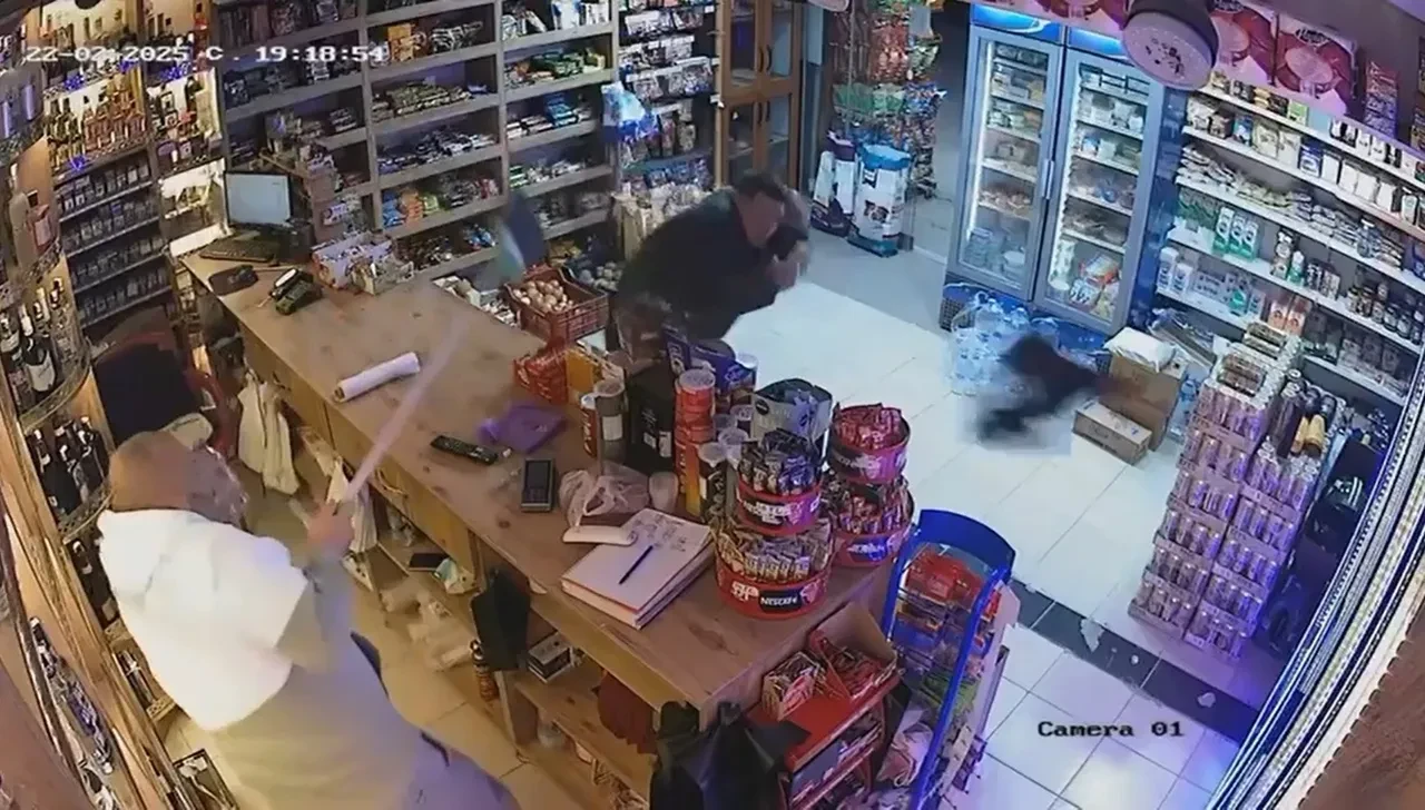 Kahkaha attıran anlar! Markete giren tavuk ortalığı birbirine kattı