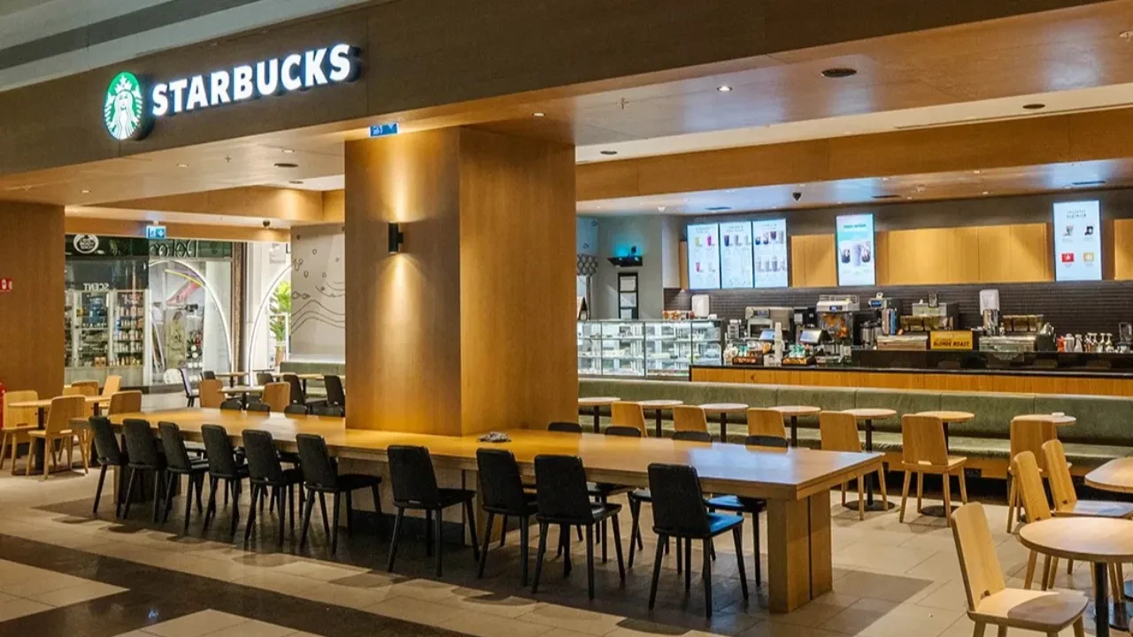 Starbucks küçülmeye gidiyor! 1100'ü kaldırılacak