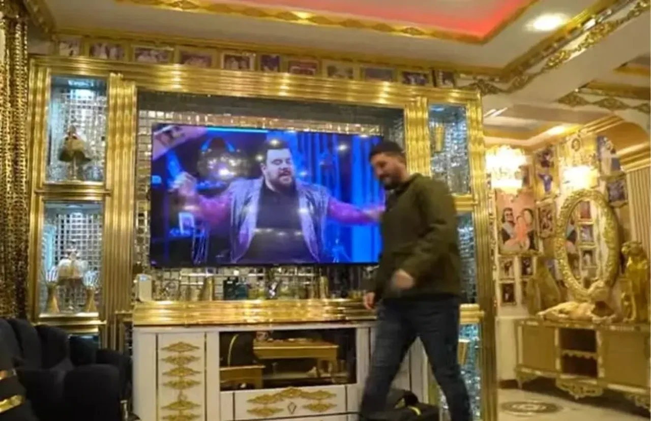 Testo Taylan, Kobra Murat’ın evine gitti! Altın kaplamalı klozet ve klima olay oldu