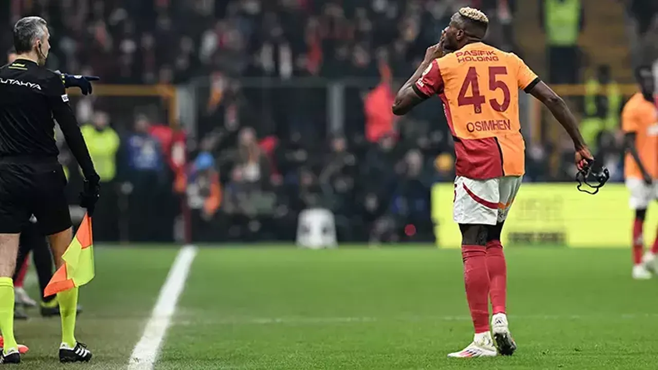 Victor Osimhen Mert Hakan olayı ne? Osimhen, Mert Hakan Yandaş'ın üzerine yürüdü