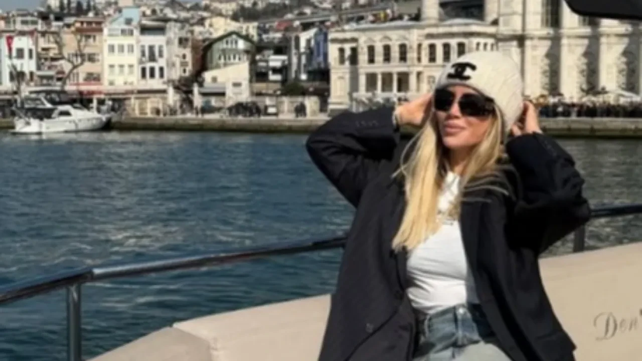 Wanda Nara derbiyi izleyecek mi? Fenerbahçe Galatasaray maçında tribünde olması bekleniyor