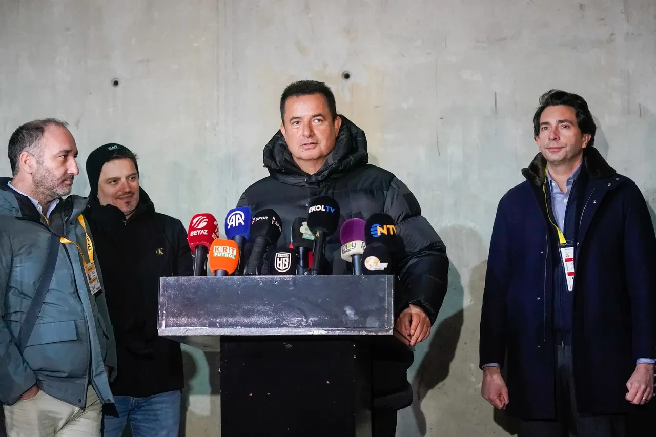Acun Ilıcalı'dan Galatasaray'a hakem eleştirisi: "Arı kovanına çomağı soktuk"