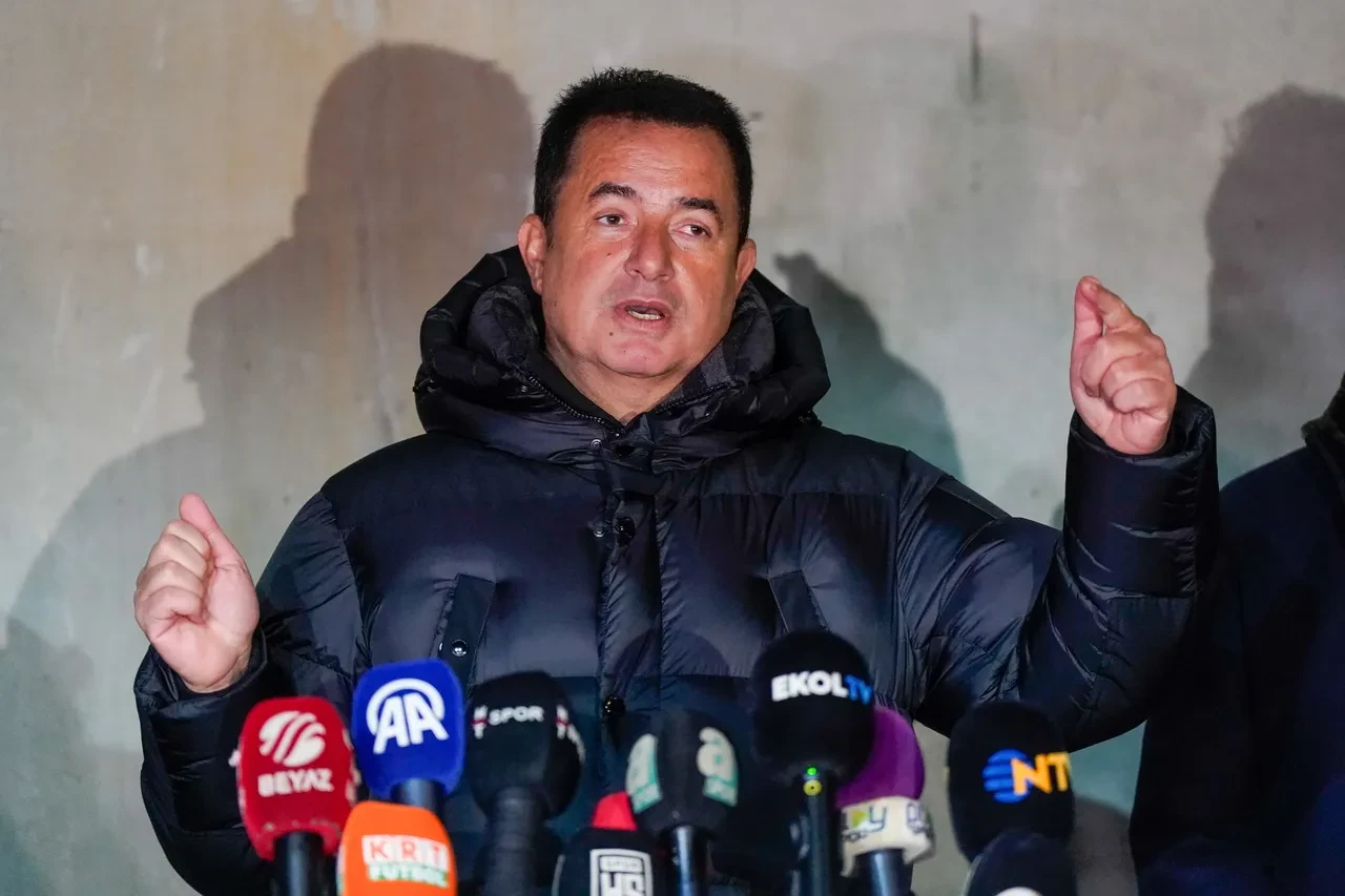 Acun Ilıcalı'dan Galatasaray'a hakem eleştirisi: "Arı kovanına çomağı soktuk"