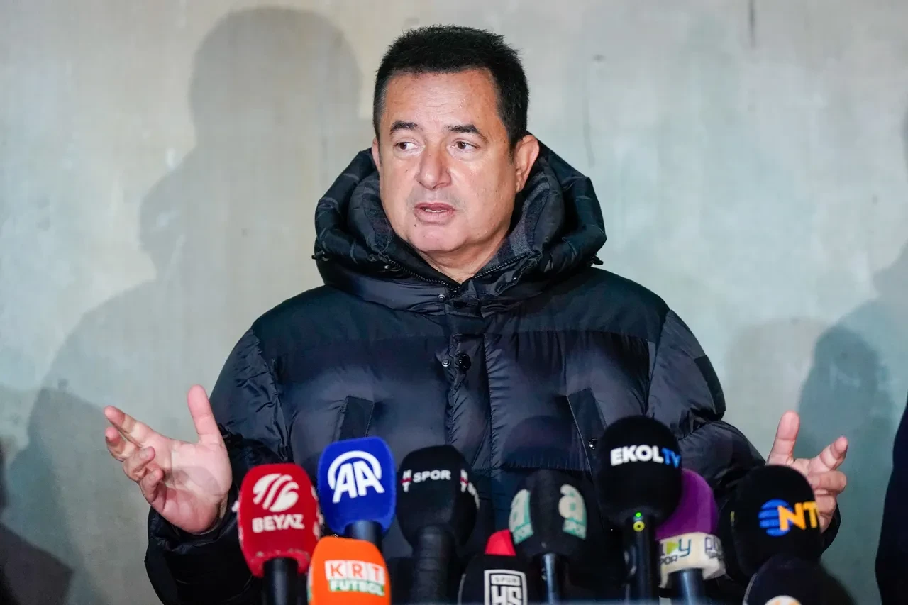 Acun Ilıcalı'dan Galatasaray'a hakem eleştirisi: "Arı kovanına çomağı soktuk"