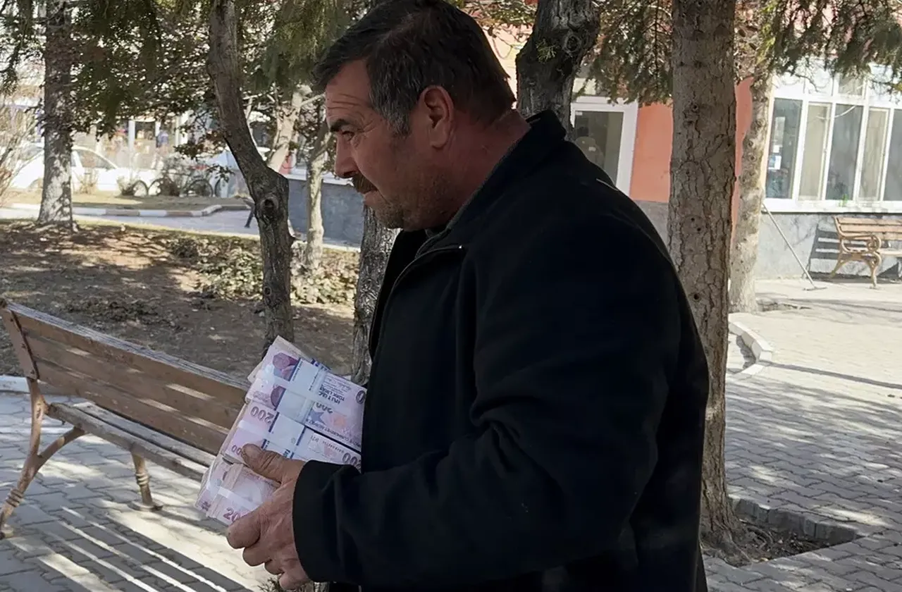 Aksaraylı vatandaştan alkışlanacak hareket! Hesabına yanlışlıkla tam 1 milyon 152 bin TL geldi