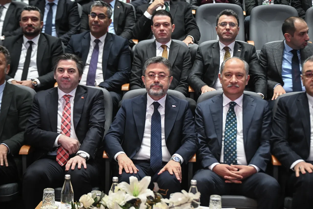 Bakan Yumaklı duyurdu! Tarım Bakanlığı'na 8 bin 500 personel alınacak