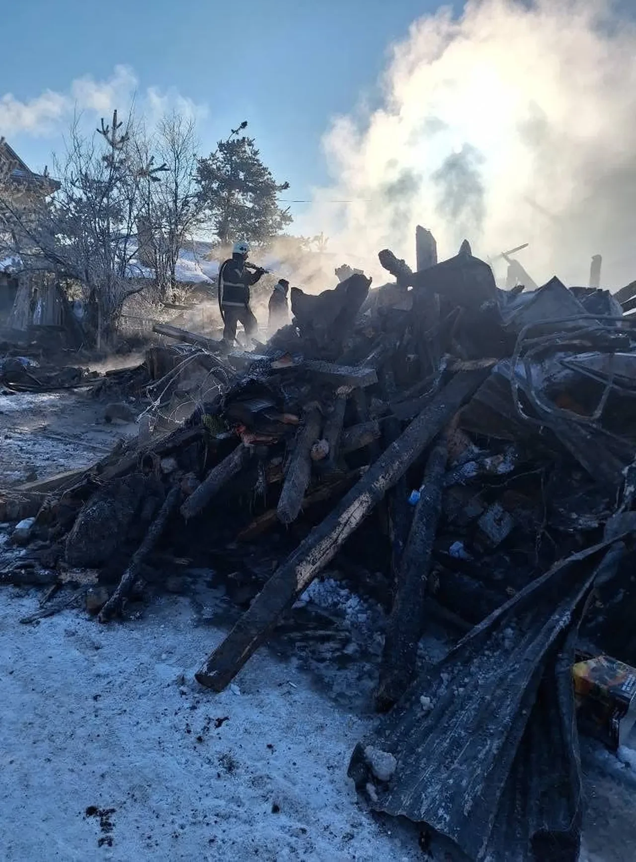 Bolu'da 10 kişinin yaşadığı evde yangın faciası! 1 kişi hayatını kaybetti