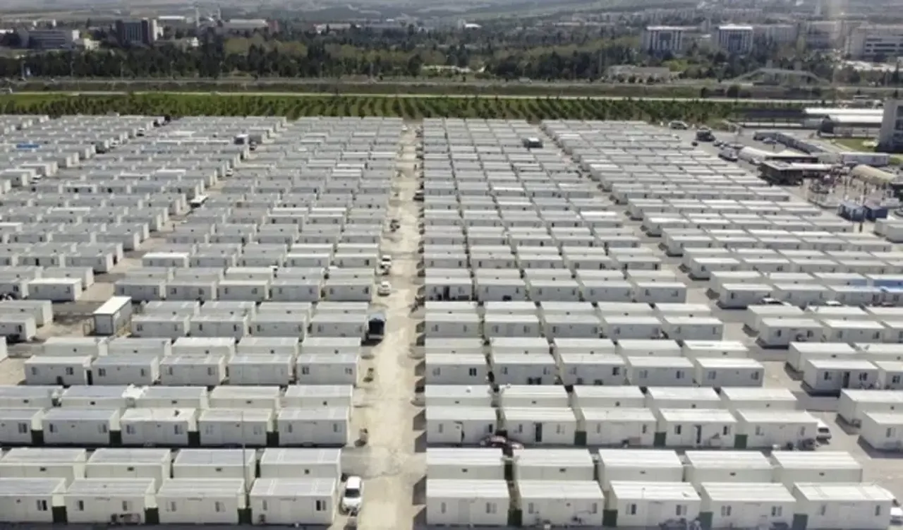 Deprem bölgesine gönderilen yataklarla ilgili skandal iddia! Valilikten açıklama geldi
