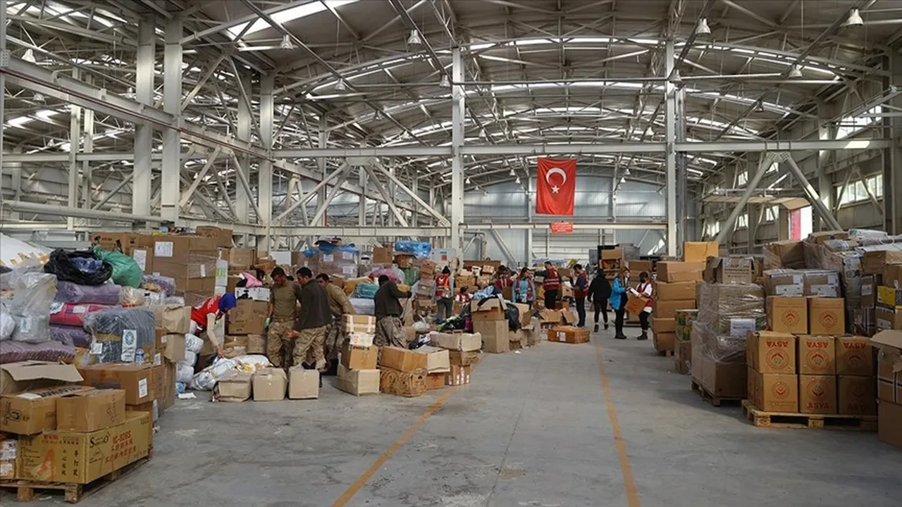 Deprem bölgesine gönderilen yataklarla ilgili skandal iddia! Valilikten açıklama geldi