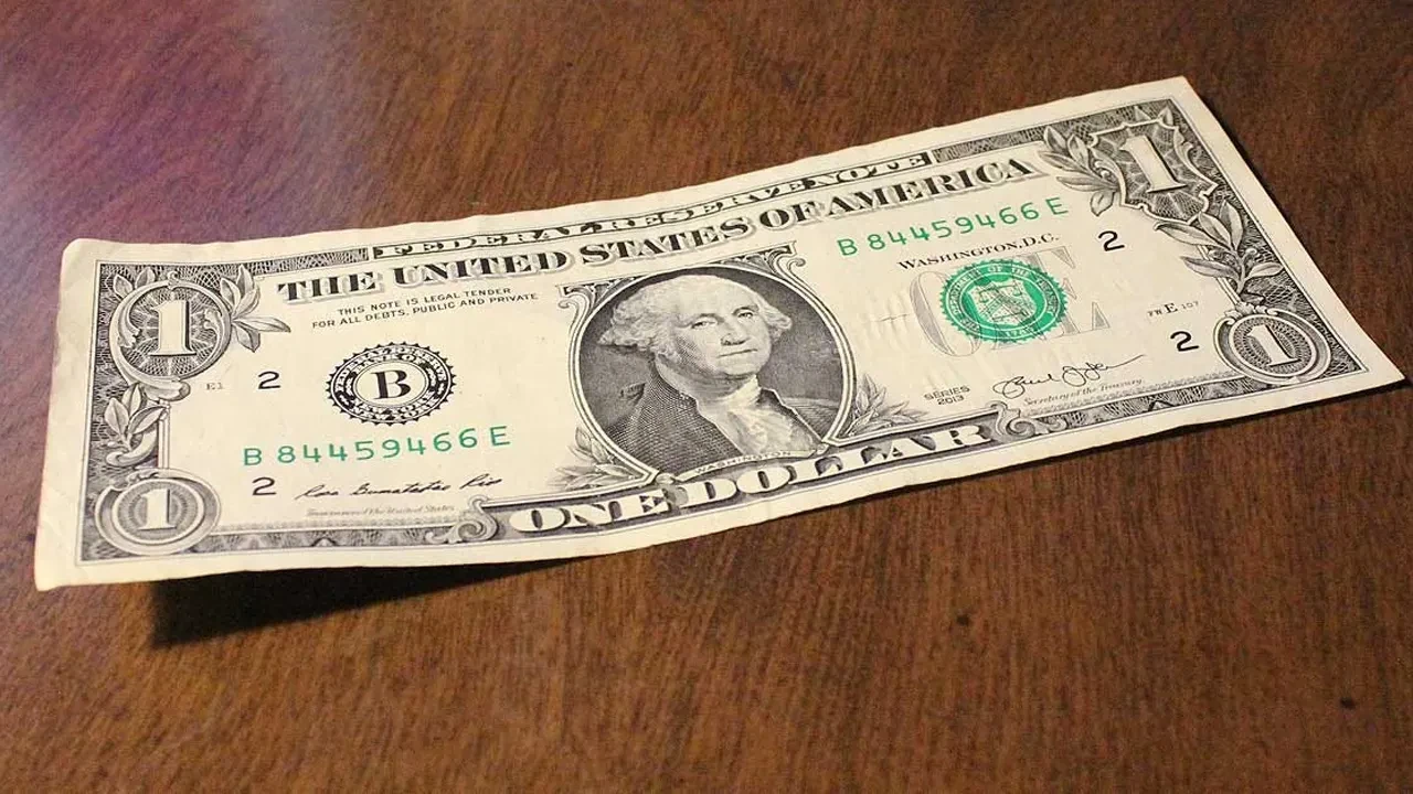 Dolar 37 TL sınırına koşuyor! 25 Şubat döviz kurları, euro, sterlin, dolar fiyatı