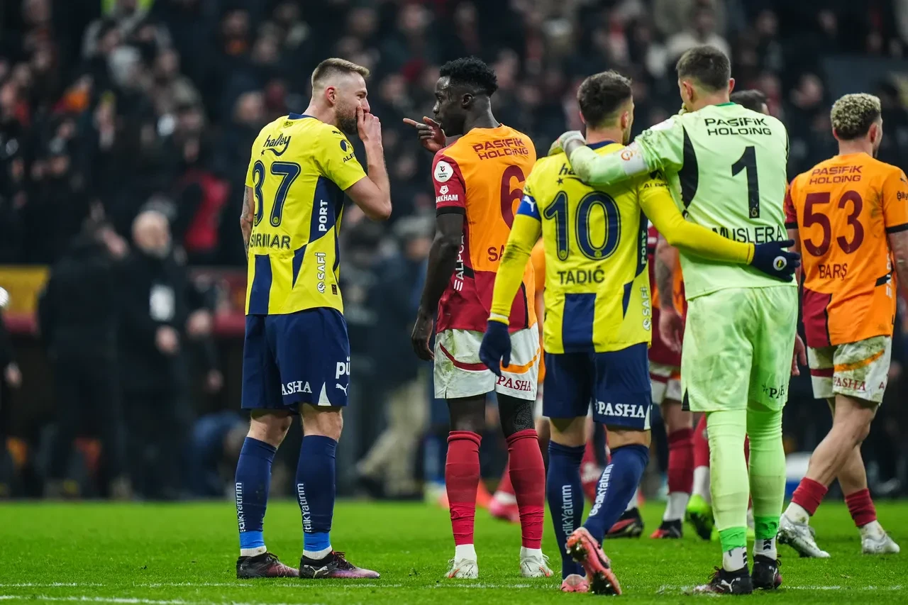 Galatasaray - Fenerbahçe derbisi dünya basınında! Acı tespit: 'Futbol yoktu'