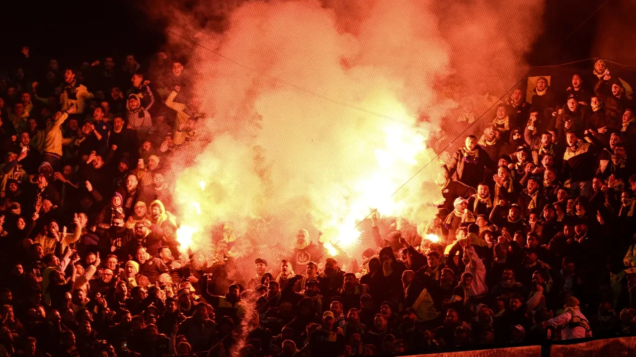 Galatasaray-Fenerbahçe derbisinde taşkınlık çıkaran 71 taraftar hakkında işlem yapıldı!