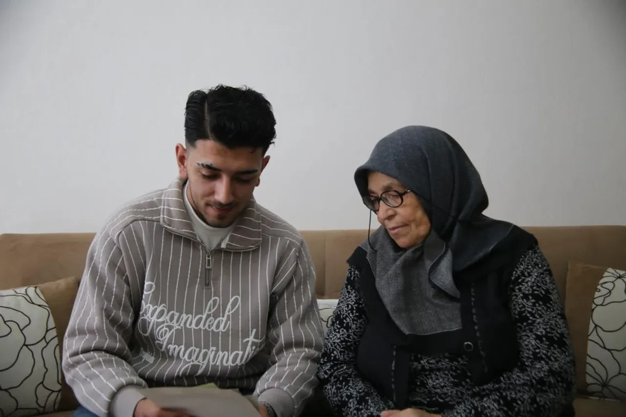 İki bilezik karşılığında bebeğini vermiş! Askerden döndüğünde evlatlık olduğunu öğrendi: "Annem kim deyince kahroluyorum"