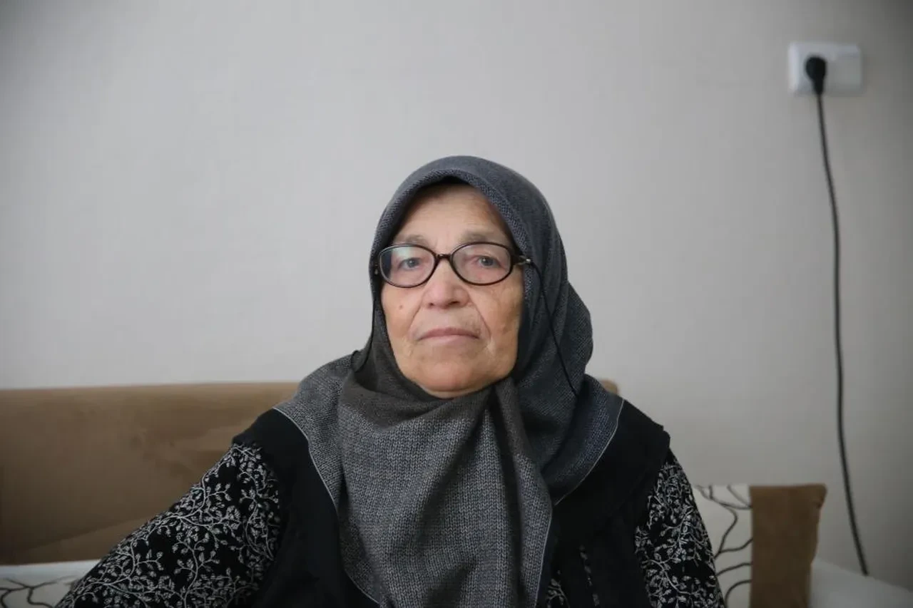 İki bilezik karşılığında bebeğini vermiş! Askerden döndüğünde evlatlık olduğunu öğrendi: "Annem kim deyince kahroluyorum"