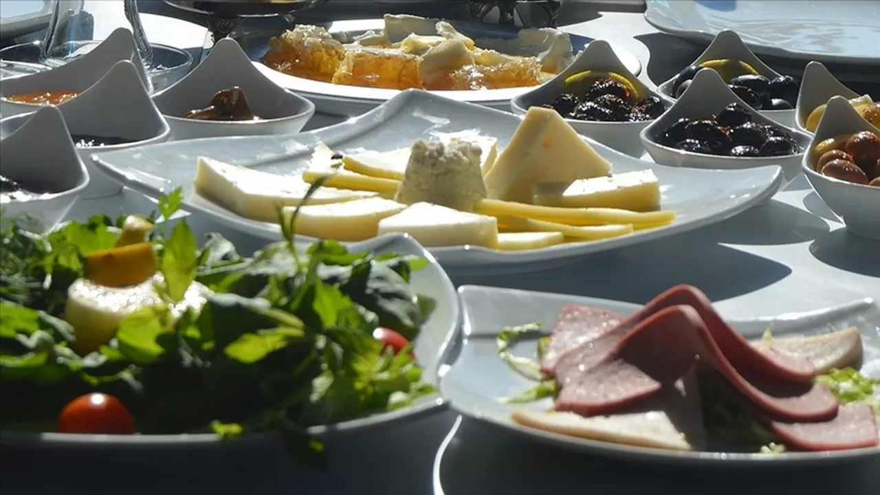 İlk sahur ne zaman 2025?