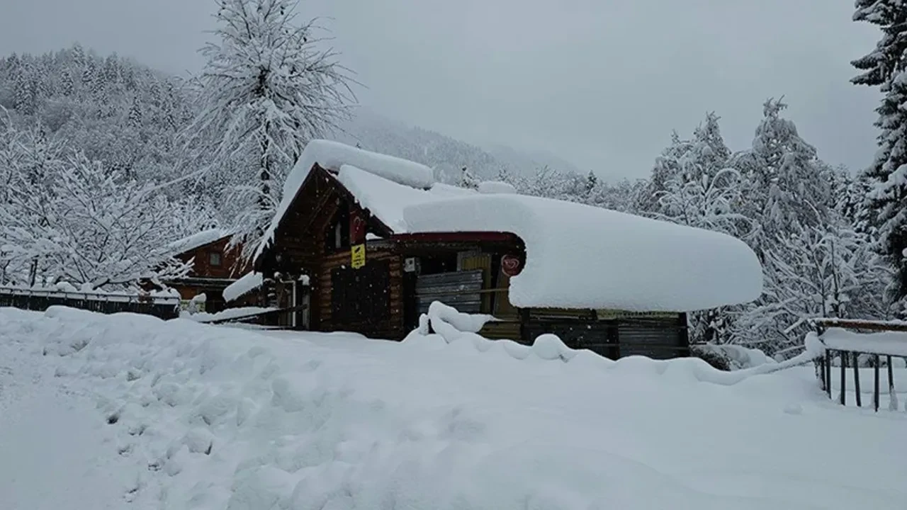 Meteoroloji'den 2 il için sarı kodlu uyarı! Kuvvetli kar yağışı geliyor: İşte 25 Şubat hava durumu 