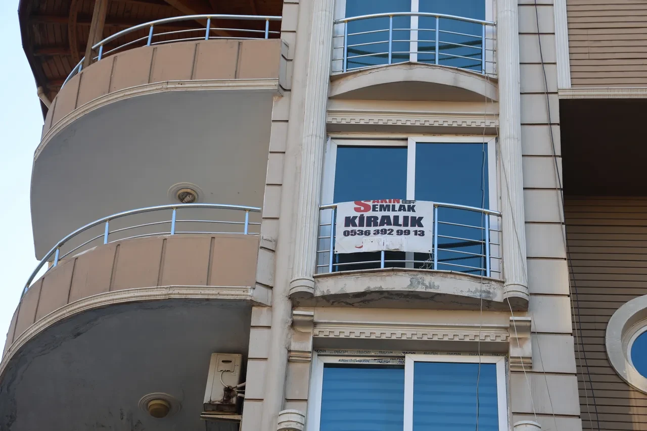Suriyeliler geri dönüyor ev sahipleri kiracı bulamıyor! Ev kiralarında düşüş devam ediyor