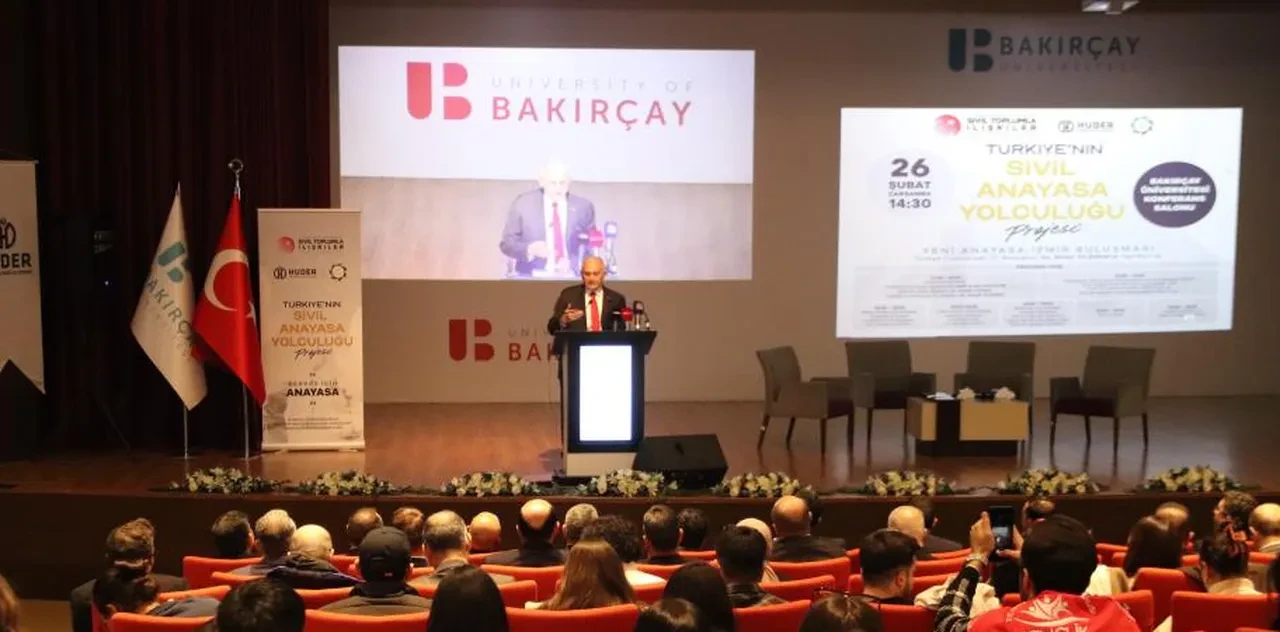 Binali Yıldırım'dan Anayasa değişimi mesajı: Erdoğan'ın tekrar aday olmasının yolu açılmalı!