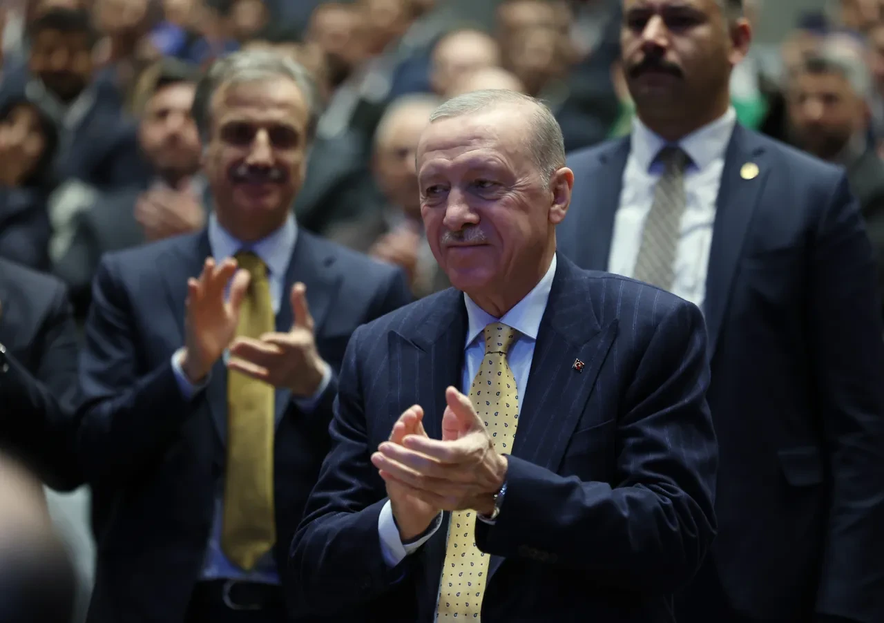 Cumhurbaşkanı Erdoğan'dan Özgür Özel'e çok sert sözler: 'Başkomutan olarak sesleniyorum, ayaklarını denk al'