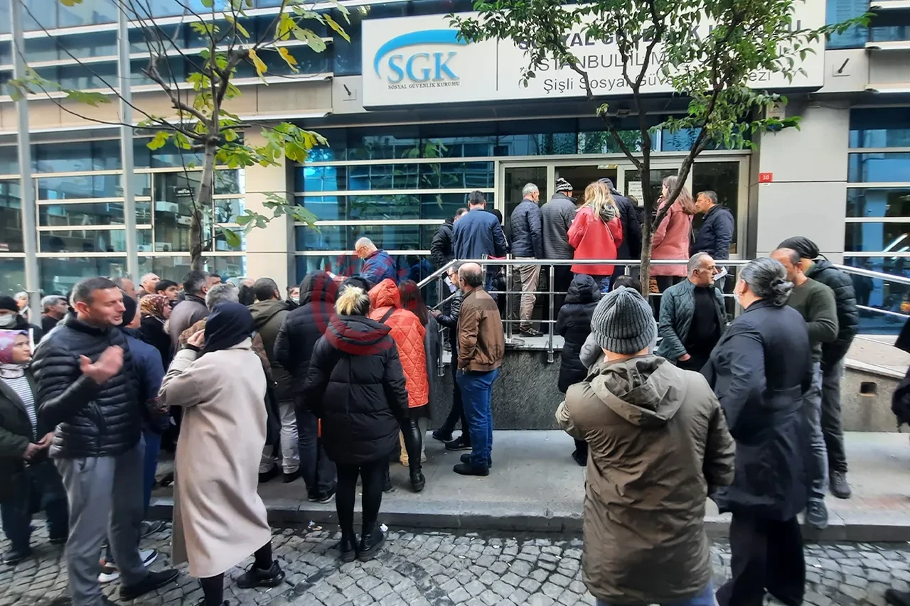 Emekli bayram ikramiyelerine enflasyon hesabı karıştı! SGK uzmanları tek tek tahmin etti