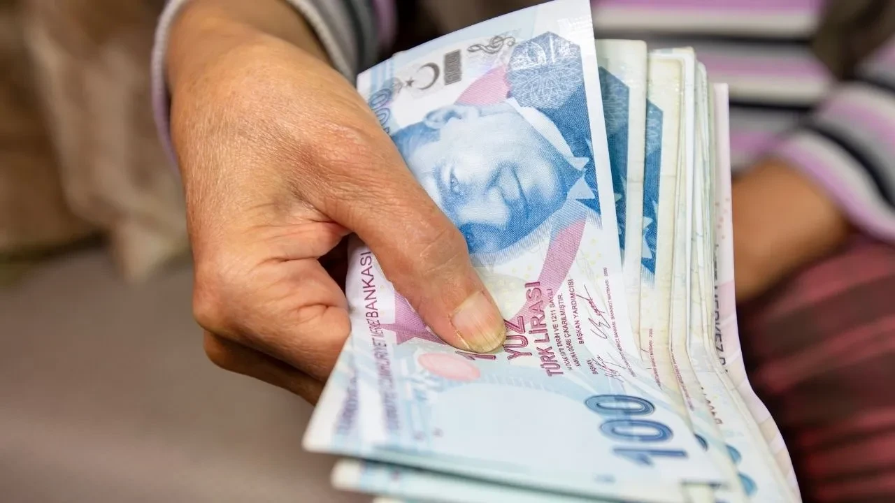 Emekli bayram ikramiyelerine enflasyon hesabı karıştı! SGK uzmanları tek tek tahmin etti