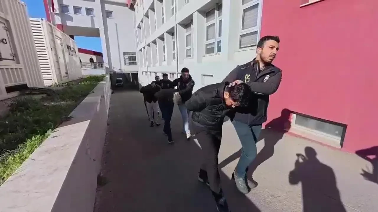 Günlük 2 milyon TL'lik bahis vurgunu! Ekipler peşlerine düştü: Şebeke çökertildi