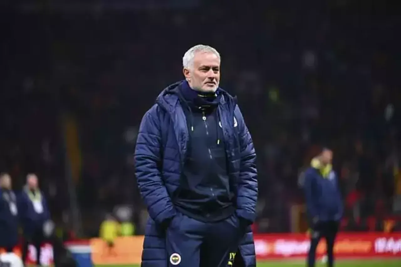 Jose Mourinho ve Okan Buruk neden PFDK'ya sevk edildi?