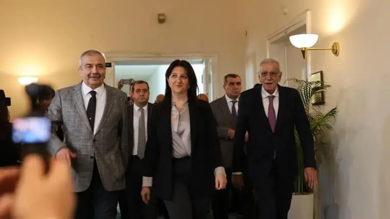 Teröristbaşı PKK’yı tasfiye mi edecek? Şamil Tayyar: Kayyum politikası kökten bitebilir, genel af gündeme gelir!