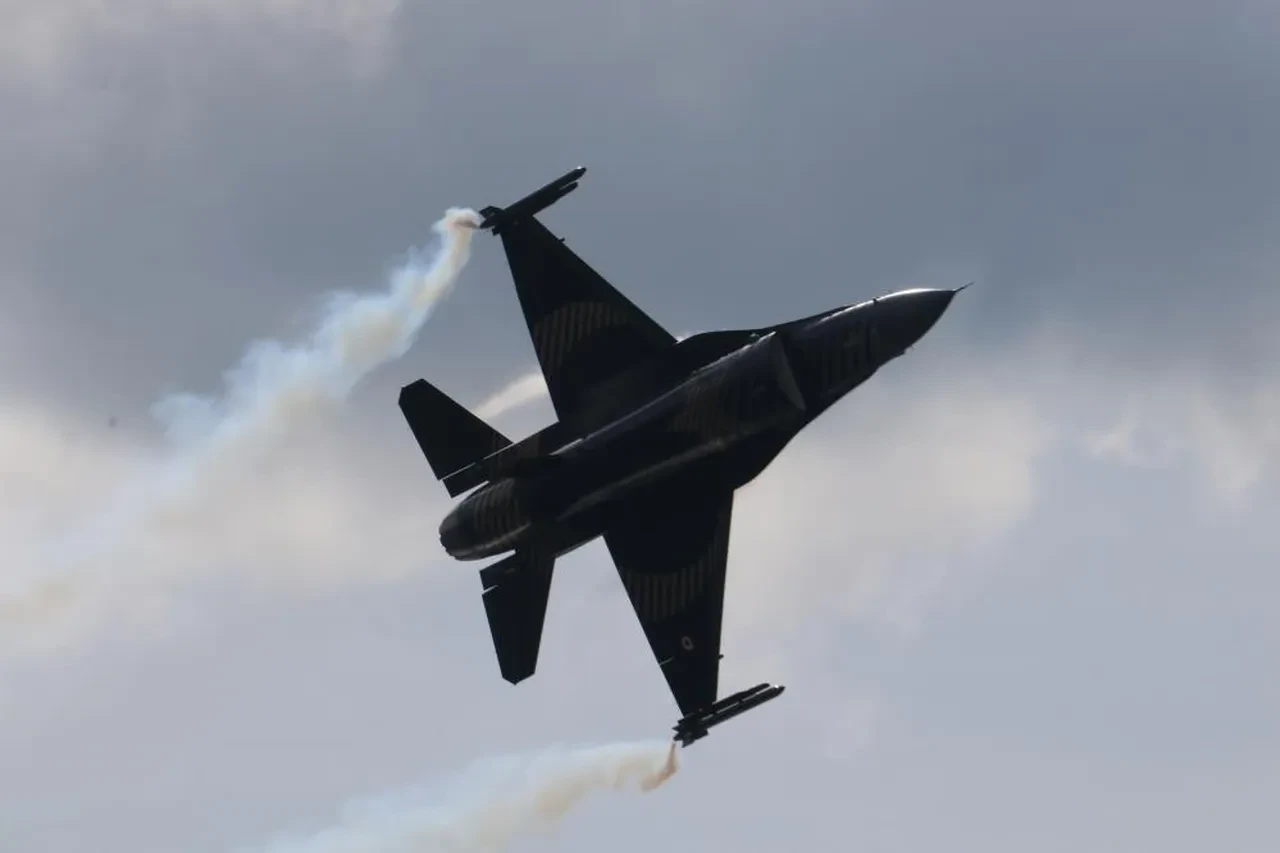 SOLOTÜRK'TEN görsel şov! Yine nefes kestiler