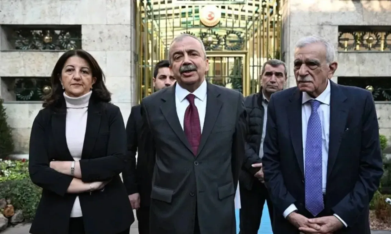Son dakika | Abdullah Öcalan'ın PKK'ya fesih çağrısı sonrası siyasi ve ünlü isimlerden ilk açıklamalar